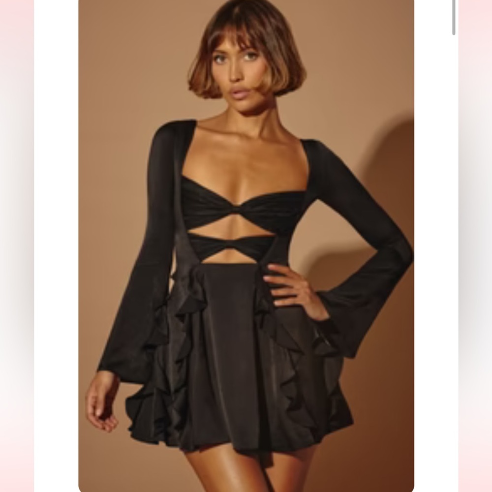 Oh Polly Black Long Sleeve Cut-Out Dress size: US 6